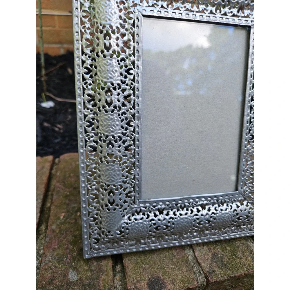 Silver Tone Aluminum Ornate Picture Frame 3.5